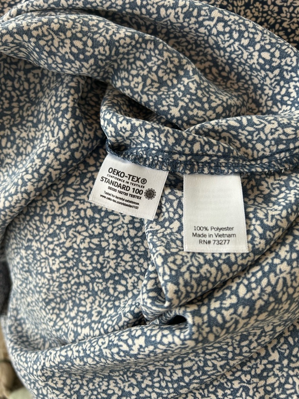 Lauren Conrad Light and Flowy XS 100% Polyester Blouse. Ties in The Back. - Picture 5 of 5